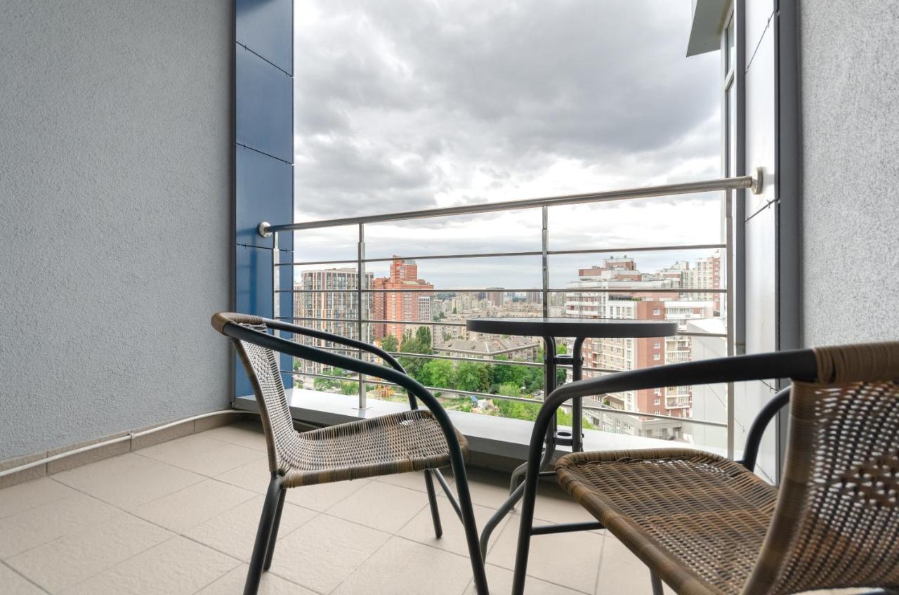 Petrovdom Apartaments 11-212 In Rc Central Park, 7 John Mccain Street Kijev Kültér fotó